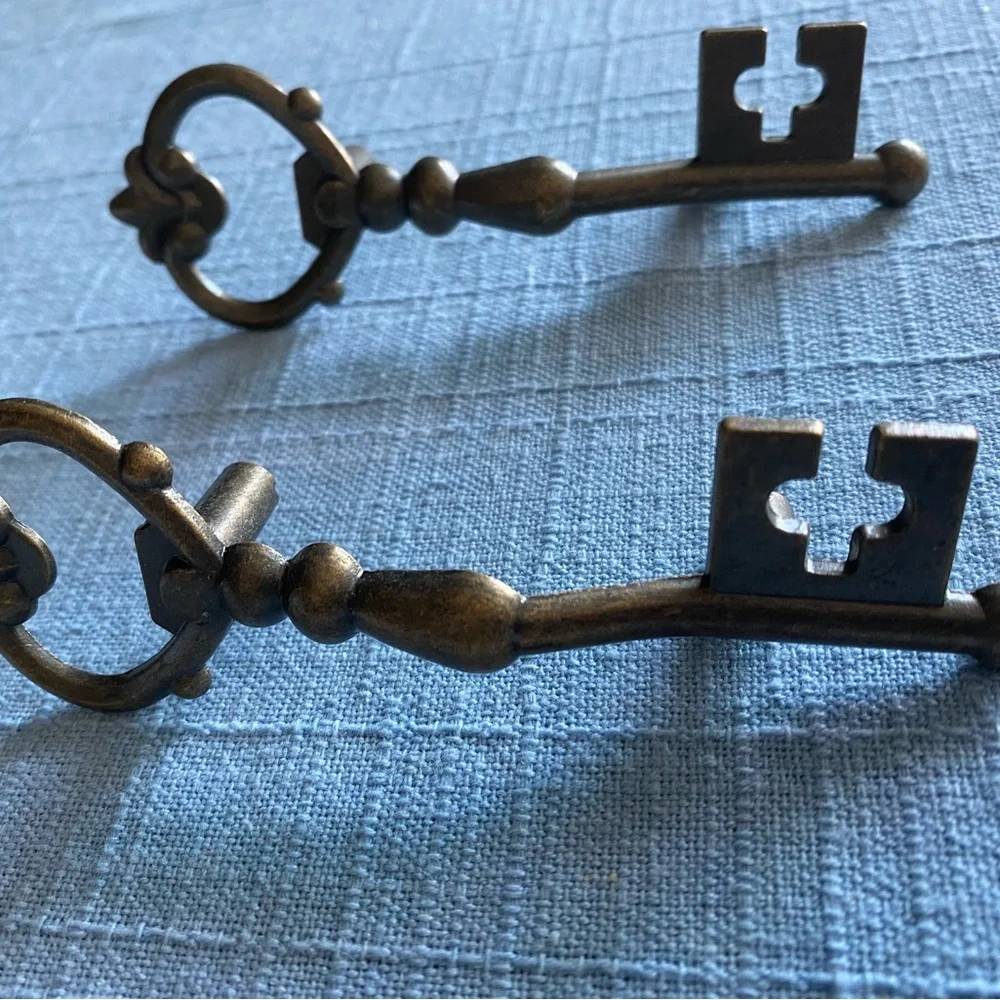 Vintage Bronze Key Drawer Knobs